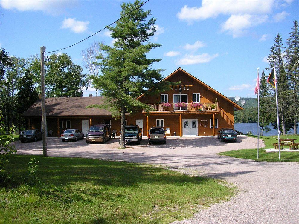 Motel Ours Bleu Lac-Saguay Kültér fotó