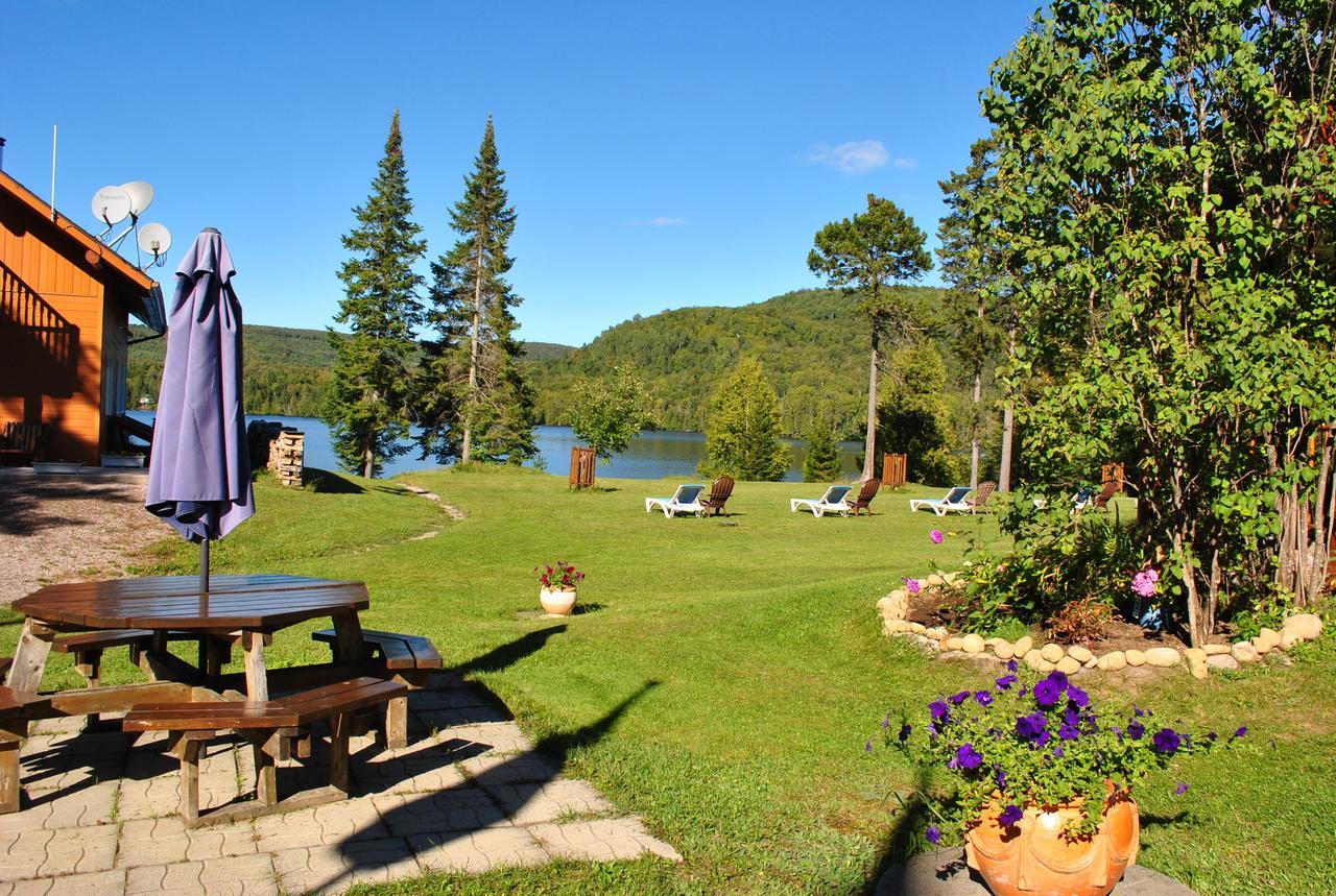 Motel Ours Bleu Lac-Saguay Kültér fotó