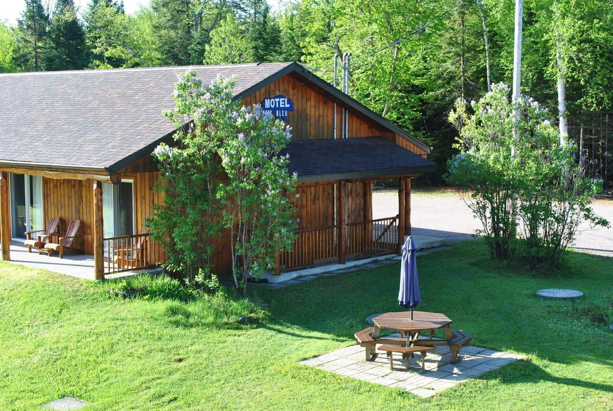 Motel Ours Bleu Lac-Saguay Kültér fotó