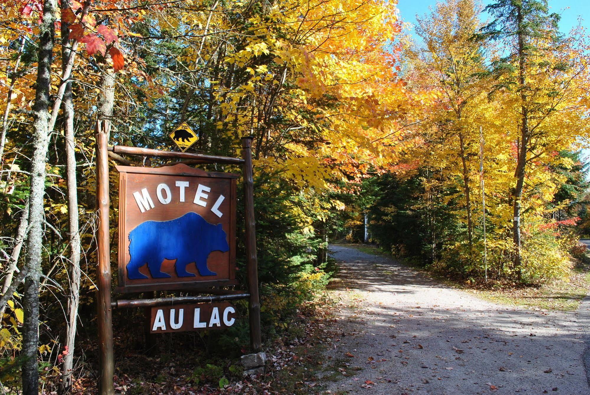 Motel Ours Bleu Lac-Saguay Kültér fotó