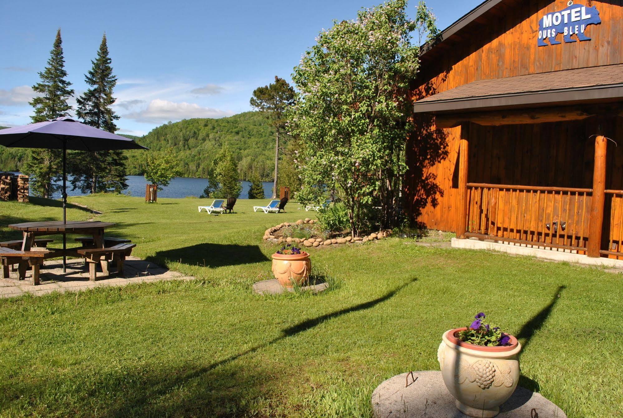 Motel Ours Bleu Lac-Saguay Kültér fotó