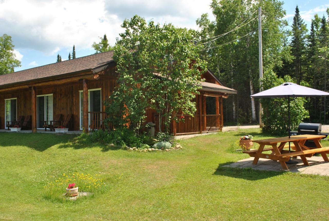 Motel Ours Bleu Lac-Saguay Kültér fotó