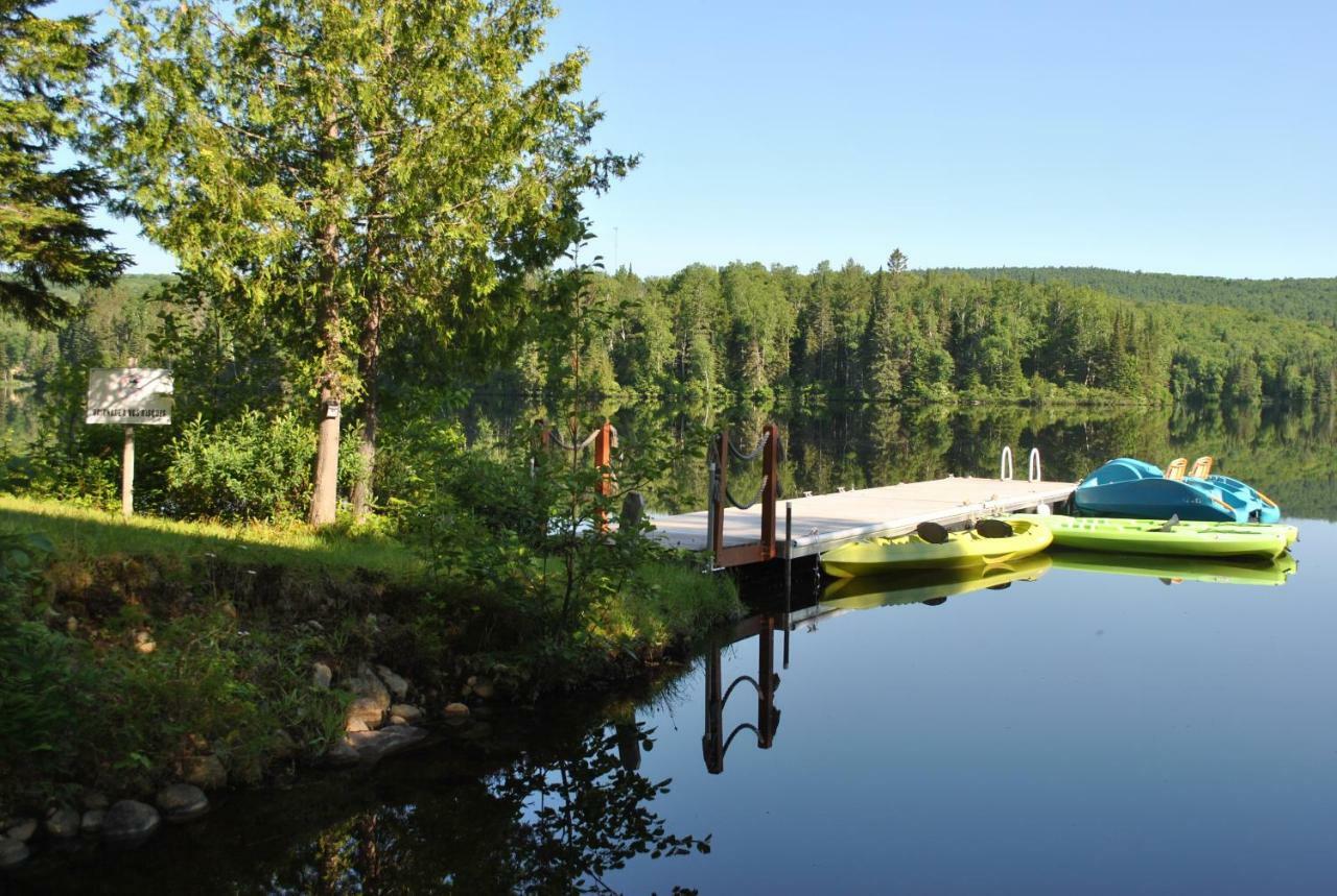 Motel Ours Bleu Lac-Saguay Kültér fotó