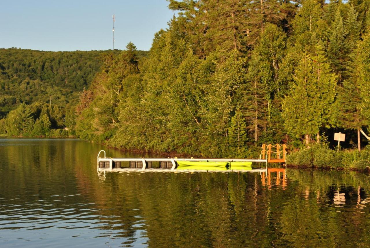 Motel Ours Bleu Lac-Saguay Kültér fotó