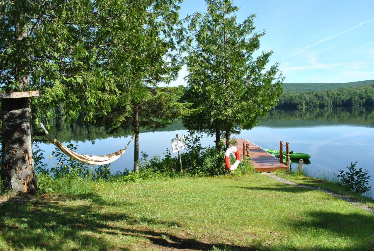 Motel Ours Bleu Lac-Saguay Kültér fotó