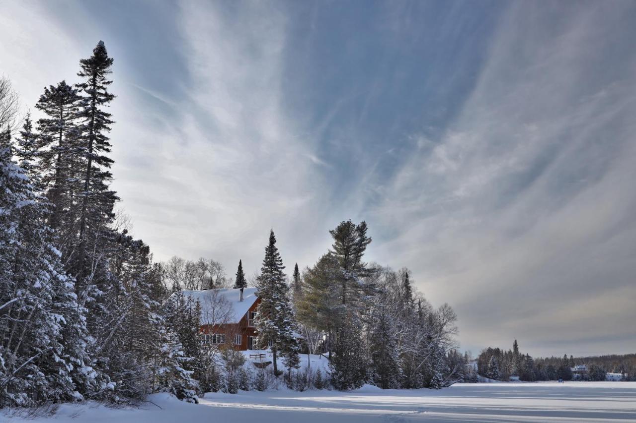 Motel Ours Bleu Lac-Saguay Kültér fotó