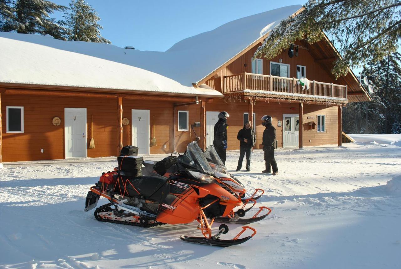 Motel Ours Bleu Lac-Saguay Kültér fotó